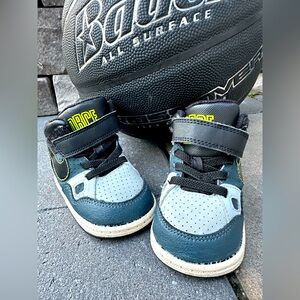 EUC Nike toddler Air Force One high tops